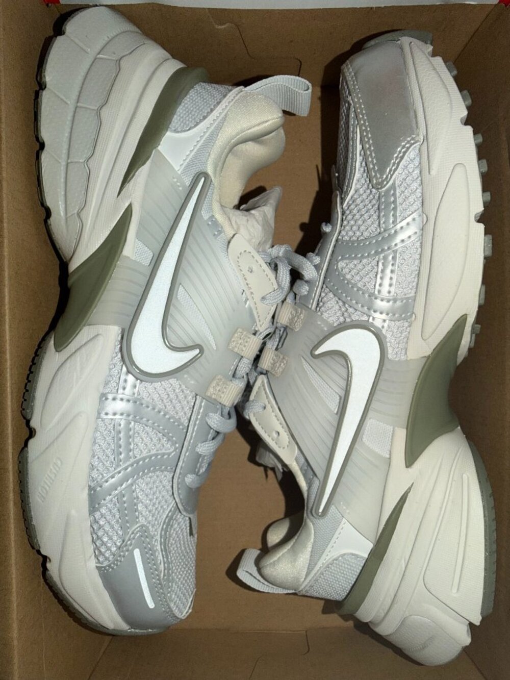 Brand New Nike V2K Run